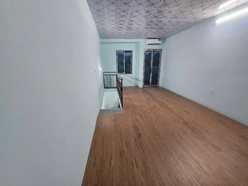 Bán nhà riêng 30m2, 6m mặt tiền, full nội thất, dưới 1 tỷ - Xuyên Gia Lâm