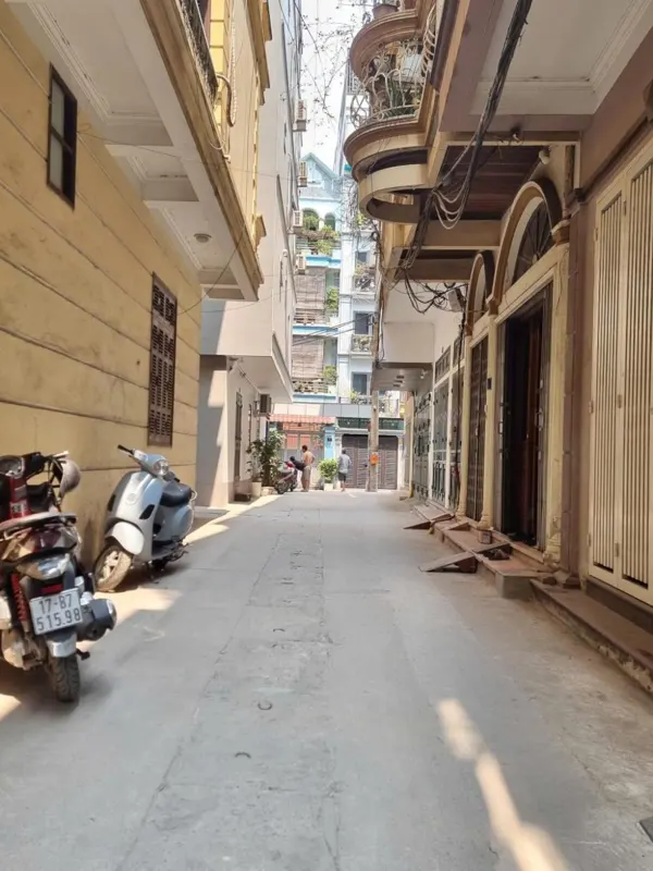 Bán Nhà Đội Nhân, Ba Đình: 45m2, 3 Tầng, Ô Tô Vào, Giá 15.5 Tỷ