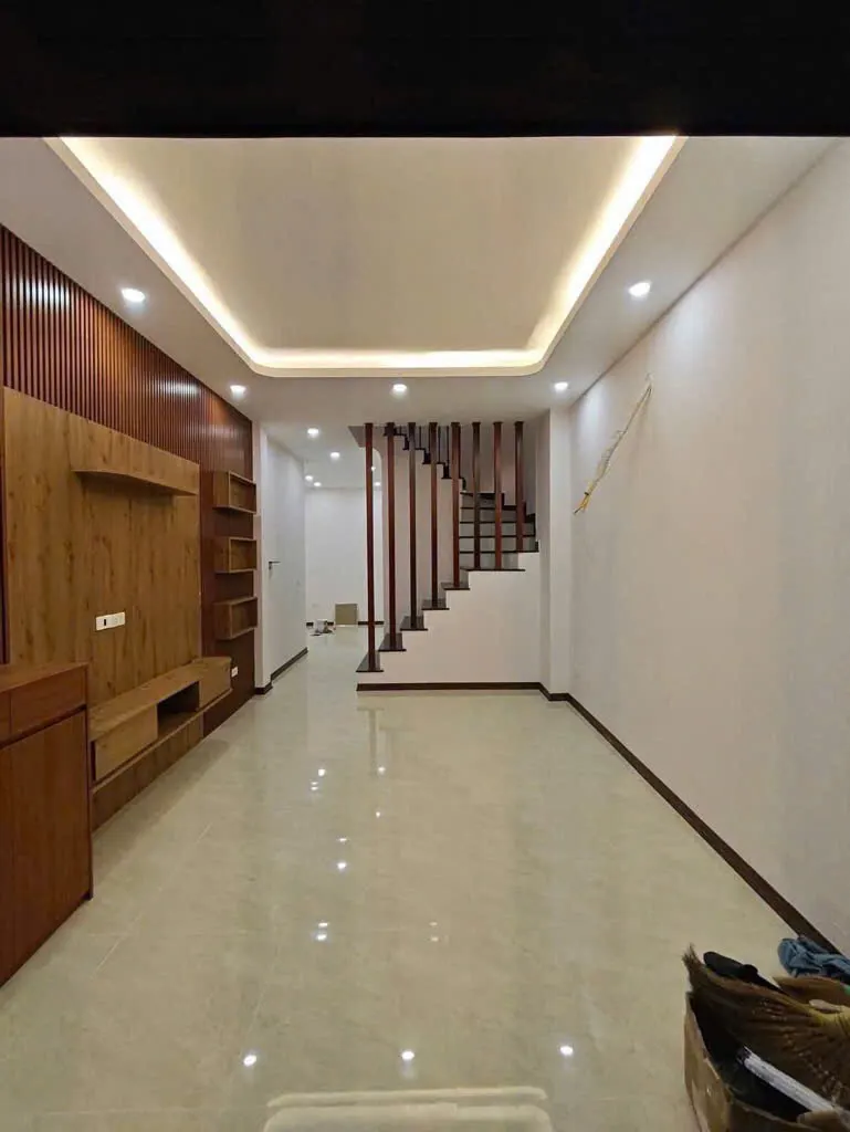 Bán nhà Đội Cấn 35m2, 5 tầng, gần phố, ô tô đỗ - Giá tốt