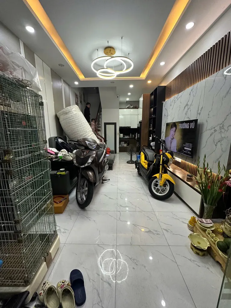 Bán Gấp Nhà Đẹp Trương Định - Dân Xây - Ngõ 3 Gác Đua - Giá Tốt