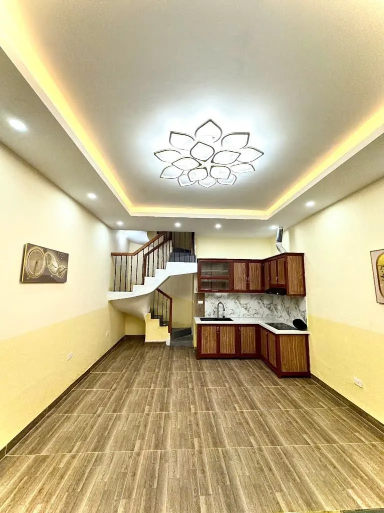 Nhà đẹp nhỏ tiền Hoàng Hoa Thám - Giá tốt, Vị trí trung tâm Ba Đình