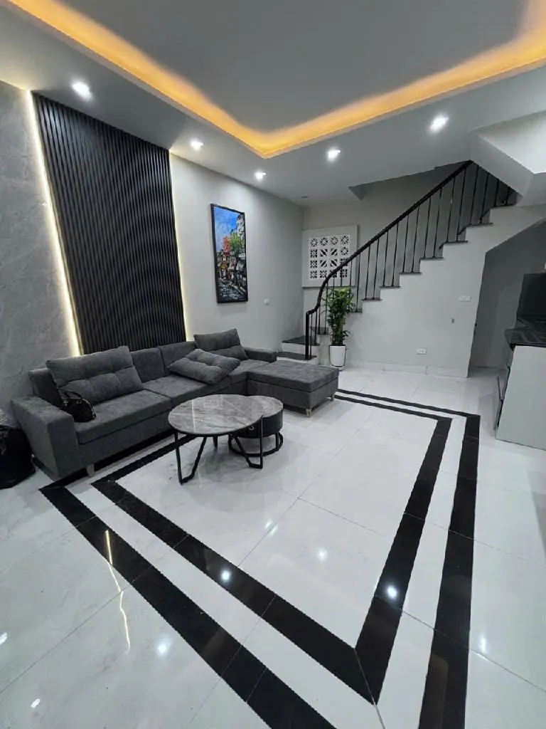 Bán Gấp Nhà Đội Cấn - Ba Đình: 34m2, 10m Ra Phố, Giá 7.75 Tỷ