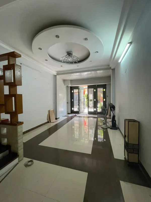 Mặt tiền Cầu Giấy - Phân lô - 5 Tầng - Kinh Doanh - Giá 26.2 Tỷ