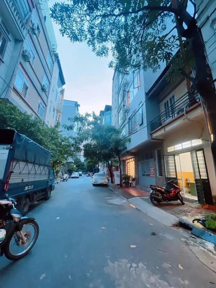 Phân Lô Dương Nội Mặt Tiền 5m, Giá Đầu Tư - Lê Trọng Tấn