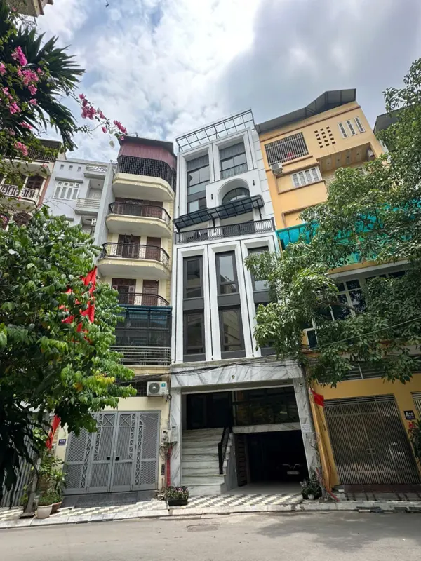 Cho Thuê Nhà Ngõ 156 Võ Chí Công - 30 Triệu/Tháng - 170m2 - 4 Tầng