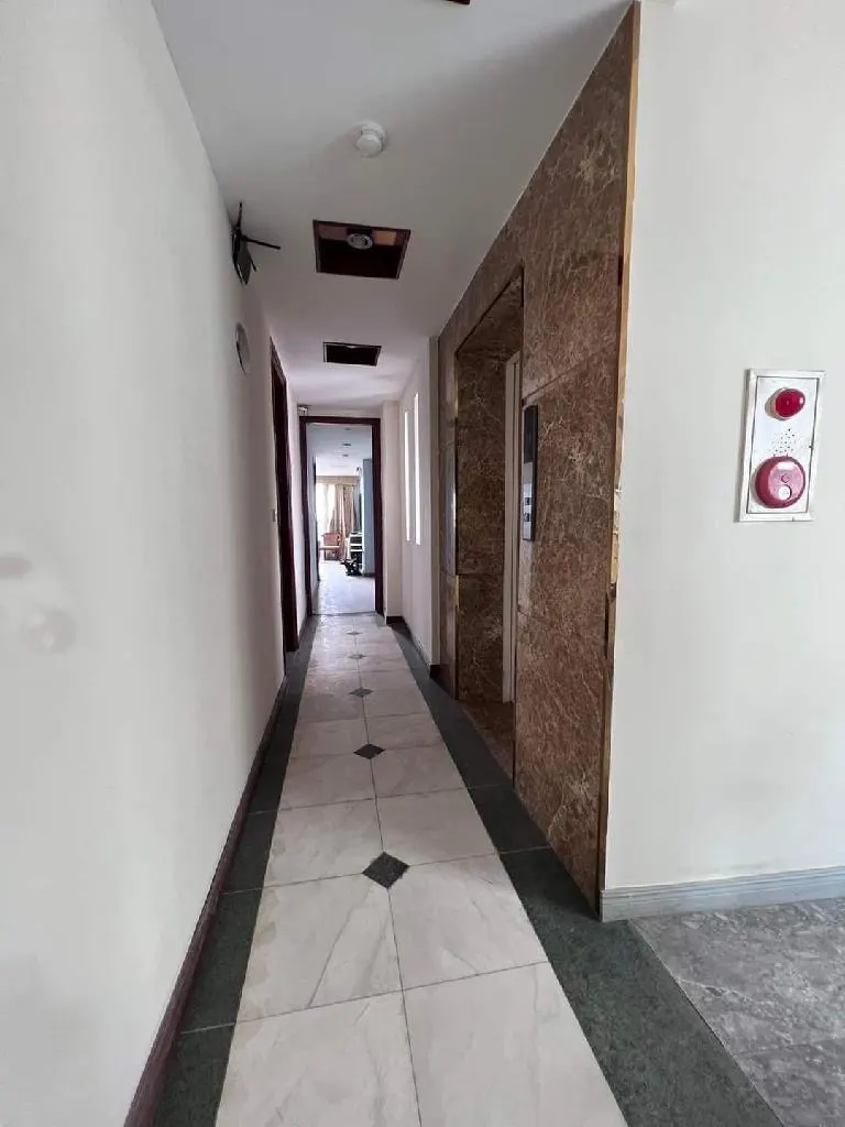 Bán Gấp Khách Sạn 3 Sao Mặt Phố Triệu Việt Vương - 82 Tỷ