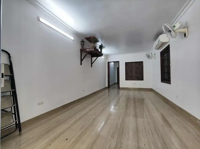 Cho Thuê Căn Hộ Tập Thể Thành Công, Ba Đình - 120m2, Ô Tô Đỗ Cửa, Giá 13 Triệu