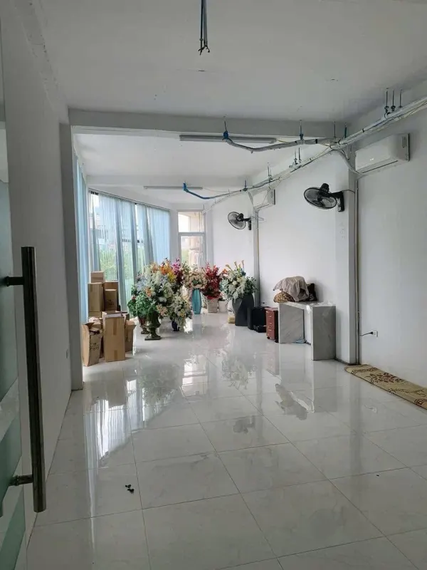 Mặt Phố Võ Chí Công - Cầu Giấy - 65m2 - 5 Tầng - Thang Máy - Kinh Doanh Sầm Uất