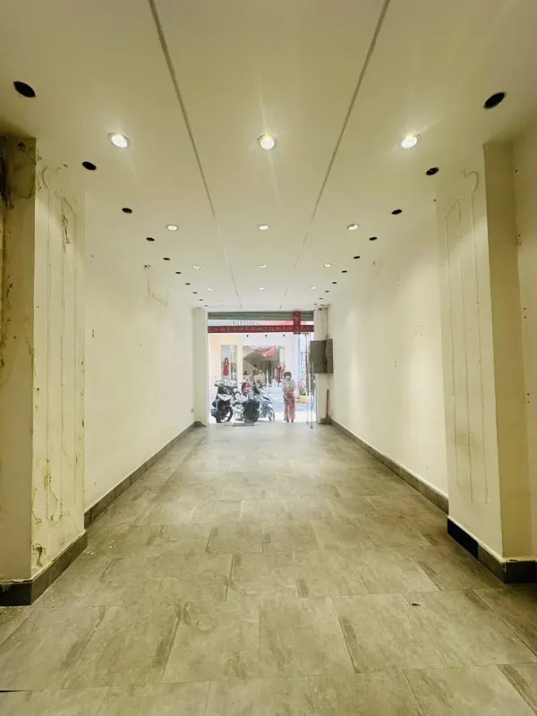 Nhà Hẻm Sư Vạn Hạnh, Quận 10 - 20 Tỷ - 4 Tầng, 60m2 - Vị Trí Đắc Địa