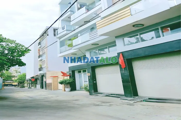 Bán Nhà Q10- Hẻm 6M Thông Cmt8- Ngang Hơn 5M- Căn Góc 3 Tầng 3 Phòng Ngủ Nội Thất Sịn: 11 Tỷ Nhỉnh