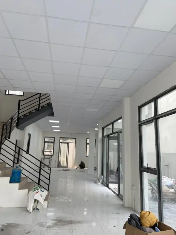 Cho thuê văn phòng tầng 1 biệt thự Dương Nội: Hoàn thiện, đẹp, sẵn điều hòa - ảnh 1