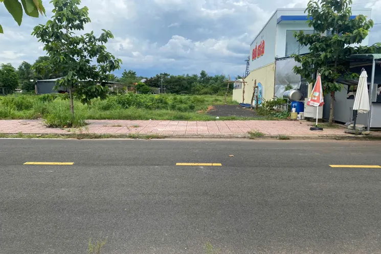 300Tr/200m2 Mặt Tiền Nhựa 8M , Ngay Chợ Tân Phước , Cách Dt 753 Chỉ 50M