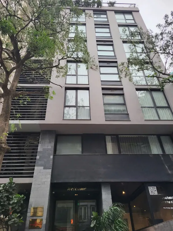 Bán Tòa Building Góc Vị Trí Đắc Địa Cầu Giấy - 130 Tỷ