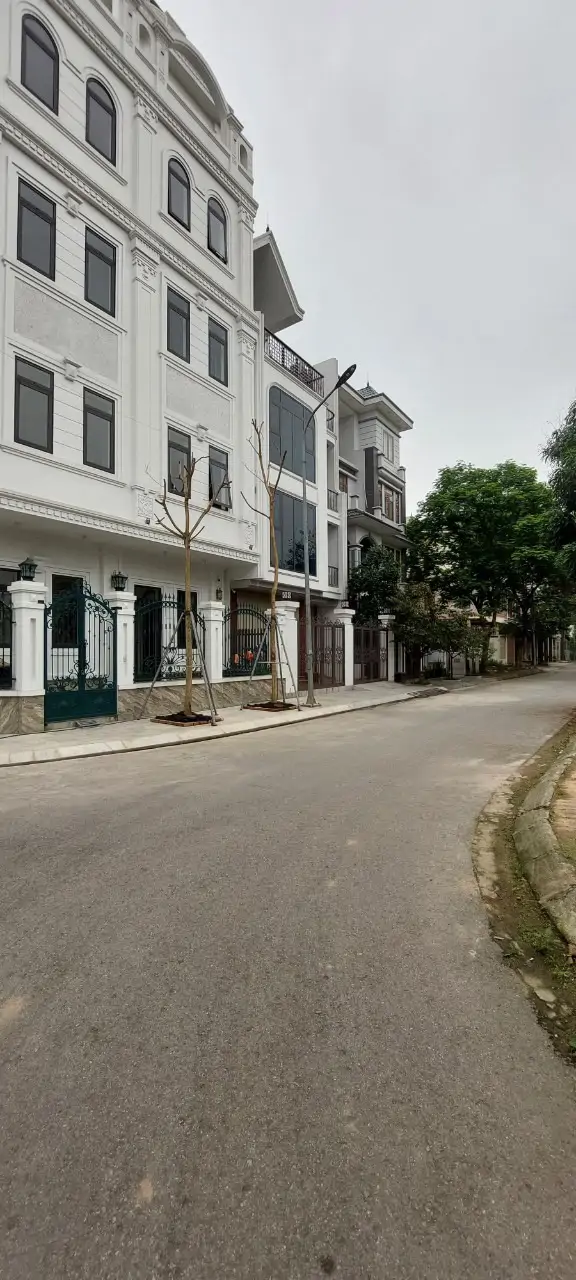 Bán Liền Kề 160m2 Hà Phong - Giá Tốt, Xây Sẵn, Vị Trí Đẹp