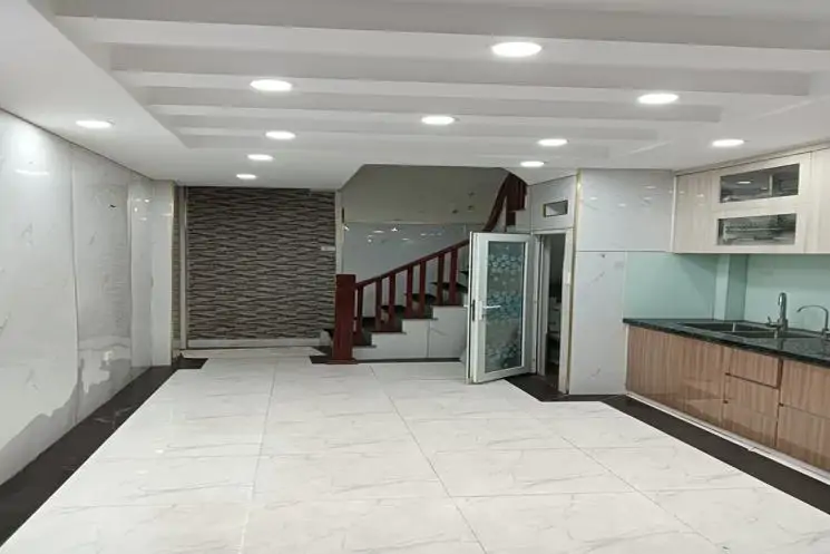 Bán Nhà 5 Tầng Trong Khu Đô Thị Linh Đàm – Giá Tốt Chỉ 6.8 Tỷ - ảnh 1