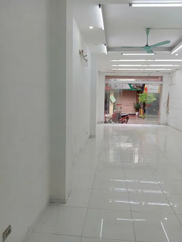 Cho thuê MBKD Trần Cung 70.8m2, Mặt tiền 7.9m - Giá 19.9tr/tháng