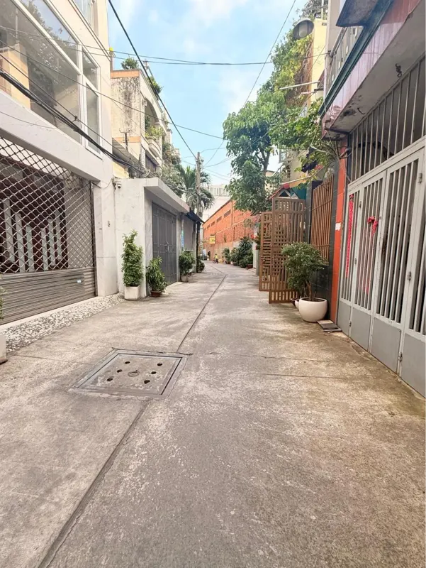 Nhà Đẹp Tân Bình - 100m2, 3 Tầng, Ngay Trường Đống Đa - Giá 9.75 Tỷ