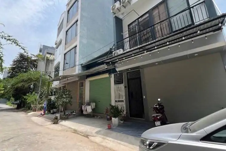 Phân Lô Vỉa Hè Kinh Doanh Đỉnh Sau Bến Xe Yên Nghĩa