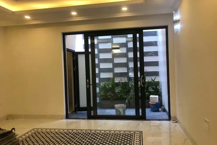 Nhà Mới Ở Luôn Gâra Ô Tô Phố Nguyễn Văn Linh 88M2 X 6 Tầng,15 Tỷ Long Biên
