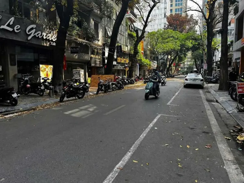 Bán Mặt Phố Phùng Chí Kiên: 90m2, Mặt Tiền 6m, Vị Trí Độc Đáo