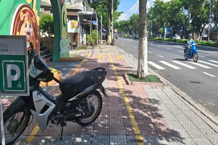 Mặt Tiền Lê Văn Hiến – Đường 30M – Vỉa Hè 7M – Kinh Doanh Siêu Đỉnh – Chỉ Hơn 13 Tỷ 135M2 - ảnh 1
