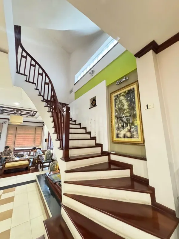 Bán nhà mặt phố Bà Triệu 74m² x 6 tầng, lô góc, dòng tiền 100tr/tháng - Giá 68 tỷ