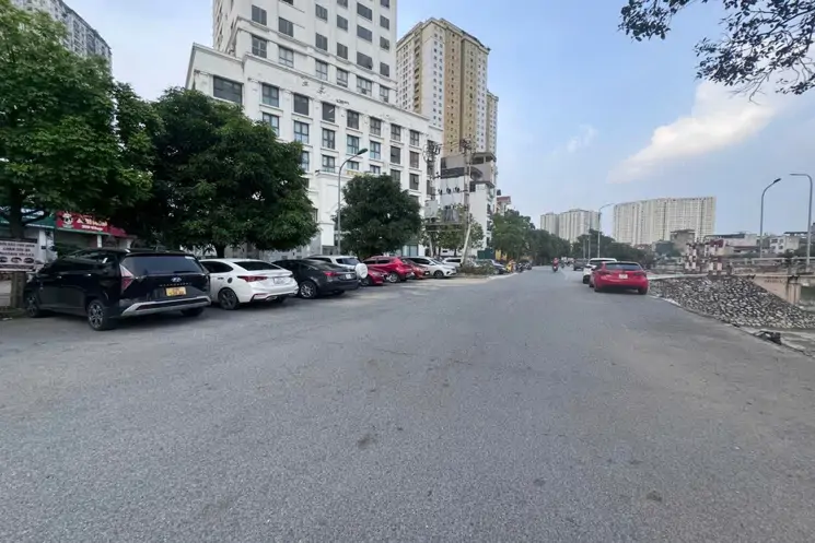 Bán Gâp Nhà Liền Kề Xala Rẻ Như Bùn Liên Hệ Em Cho Số Chủ Nhà