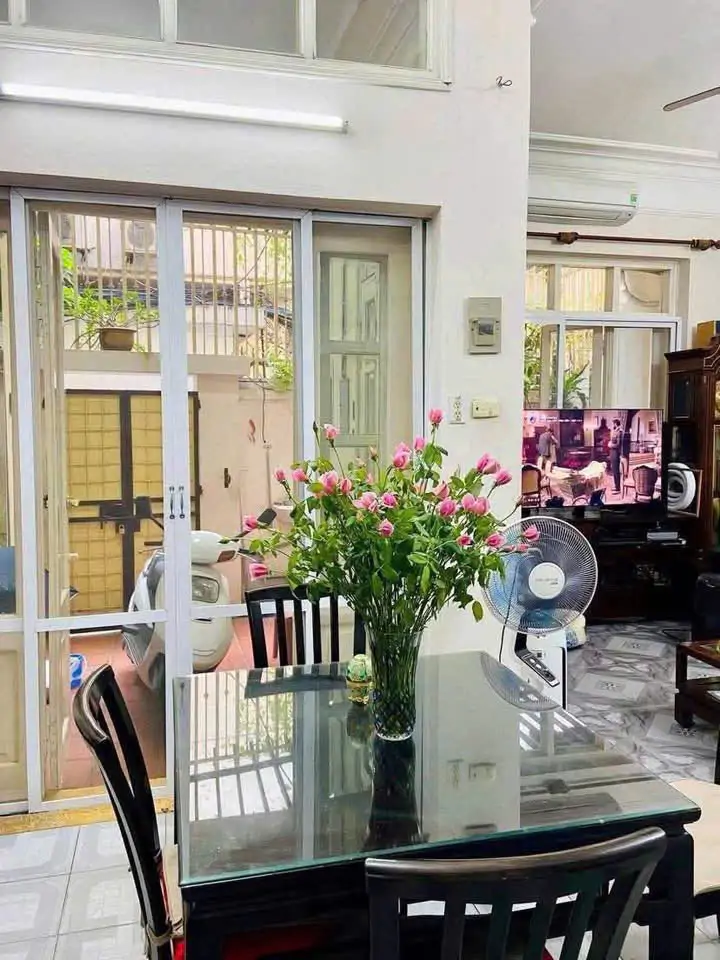 Cho Thuê Nhà 4 Tầng Hào Nam, Đống Đa - 17tr/tháng - Full Nội Thất - ảnh 1