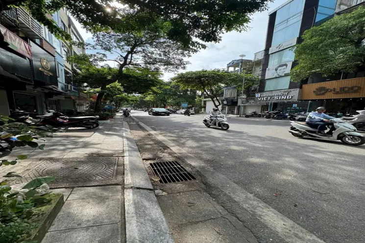 Khách Sạn Mặt Phố Mai Hắc Đế - 8 Tầng Thang Máy Đẹp Nhất Phố Với Diện Tích 115M Giá - Vị Trí Cực