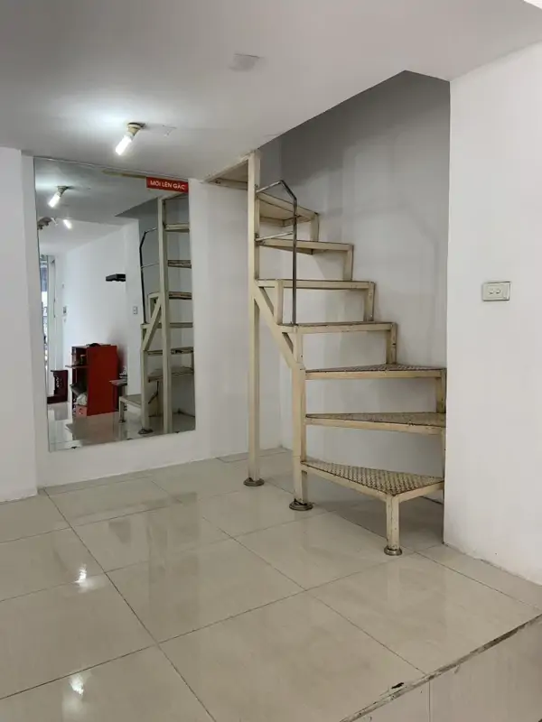Cho Thuê Nhà Mặt Phố Phạm Ngọc Thạch, Đống Đa - 18tr/tháng - ảnh 1
