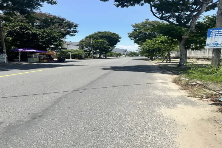 Lô Đất 2 Mặt Tiền Lộc Ninh . Dt:170m , Ngang 14M - ảnh 1