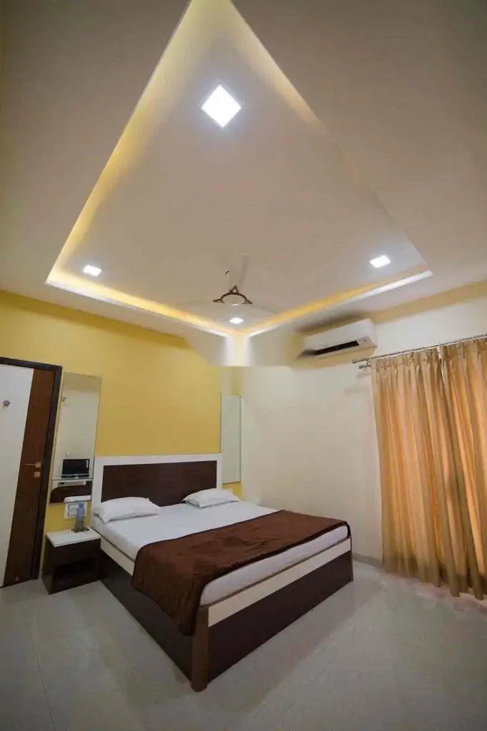 Cho Thuê Nhà Nguyên Căn, Cao Cấp, 3PN, Gần Chợ Bà Chiểu, Bình Thạnh - ảnh 1