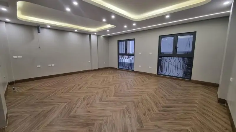 Cho thuê nhà mới hiện đại, thông sàn, ngõ 221 Trung Kính, Cầu Giấy - 85m x 5 tầng - ảnh 1