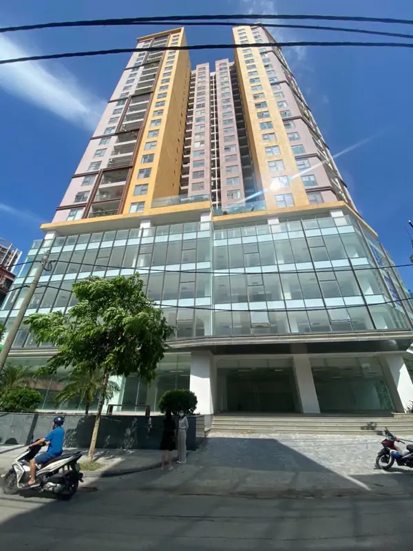 Cho Thuê Sàn Thương Mại DC Complex - Vị Trí Đắc Địa, Giá Tốt