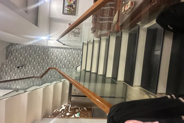 Nhà Lô Góc 2 Mặt Tiền – Vị Trí Kinh Doanh Sầm Uất – Sát Biển Nguyễn Tất Thành – Chỉ 9.5 Tỷ