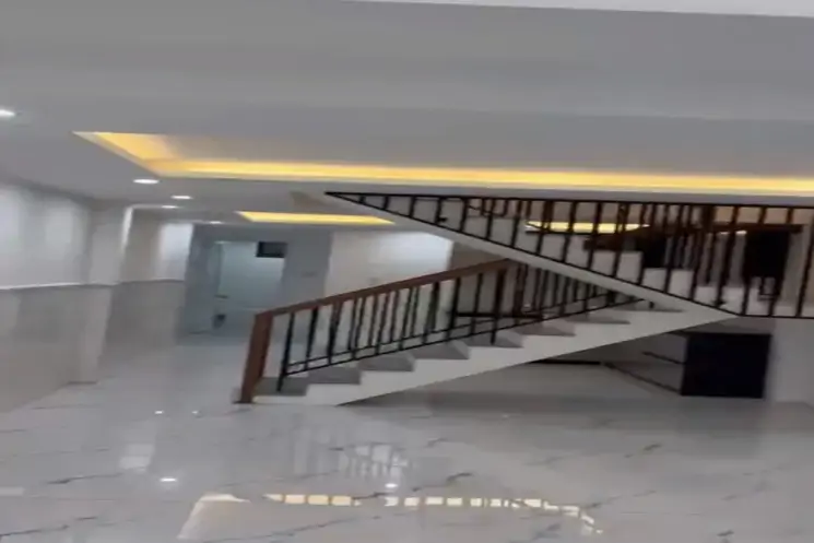 Nhà 3 Tầng Mặt Tiền Đường Hoa Lư . Dt:74m , Ngang 4M - ảnh 1
