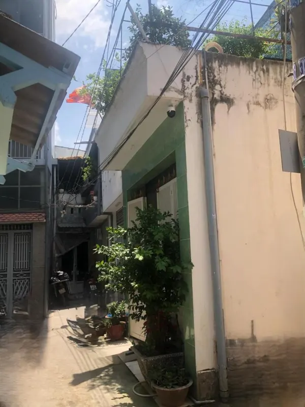 Nhà Góc 2PN, Sân Thượng - Q2, Gần BV Lê Văn Thịnh - 4.5 Tỷ