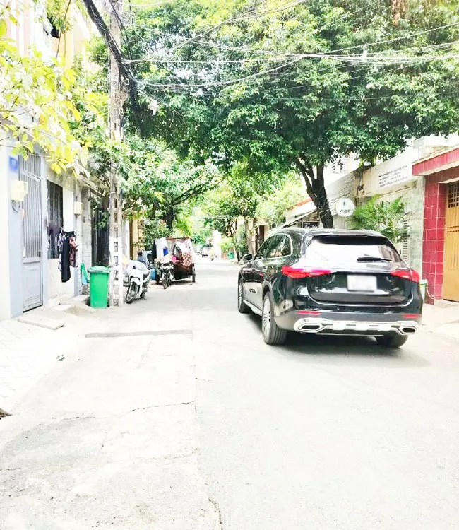 Nhà 4 Tầng, Hẻm Xe Tải, Hoàng Hoa Thám, Tân Bình - Giá Hơn 16 Tỷ