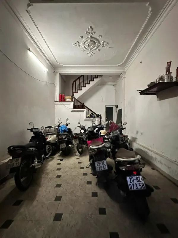 Nhà phố Nguyễn Chí Thanh - Vị trí đắc địa, Kinh doanh Sức Lợi, 8 Phòng Ngủ, Giá 18 Tỷ