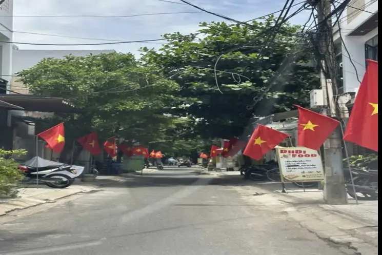 Nhà Đẹp 02 Tầng, Đường Trước Nhà 10 Thông Tứ Hướng, Đường Sau Nhà 5M Để Xe Ô Tô Vô Tư - ảnh 1