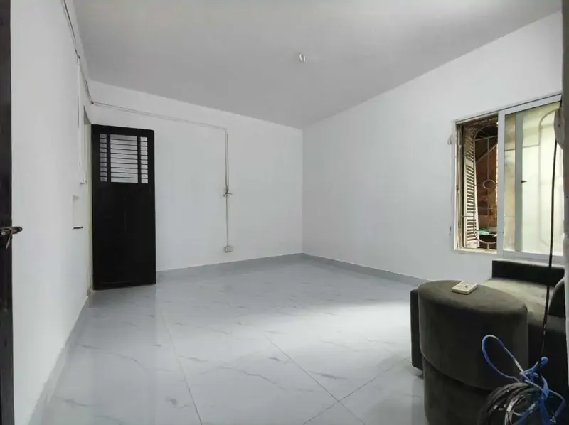 Cho Thuê Nhà Tập Thể Vũ Thạnh, Giảng Võ, 85m2, Đẹp, Thoáng Đã Nội Thất