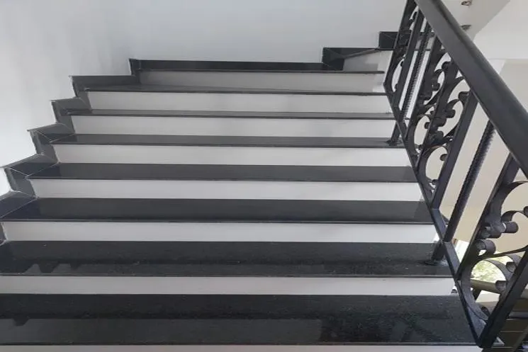 Bán Nhà 3 Tầng Mặt Tiền Đường 15M Kinh Dương Vương, Sát Lý Thái Tông Và Nguyễn Sinh Sắc, Gần Biển