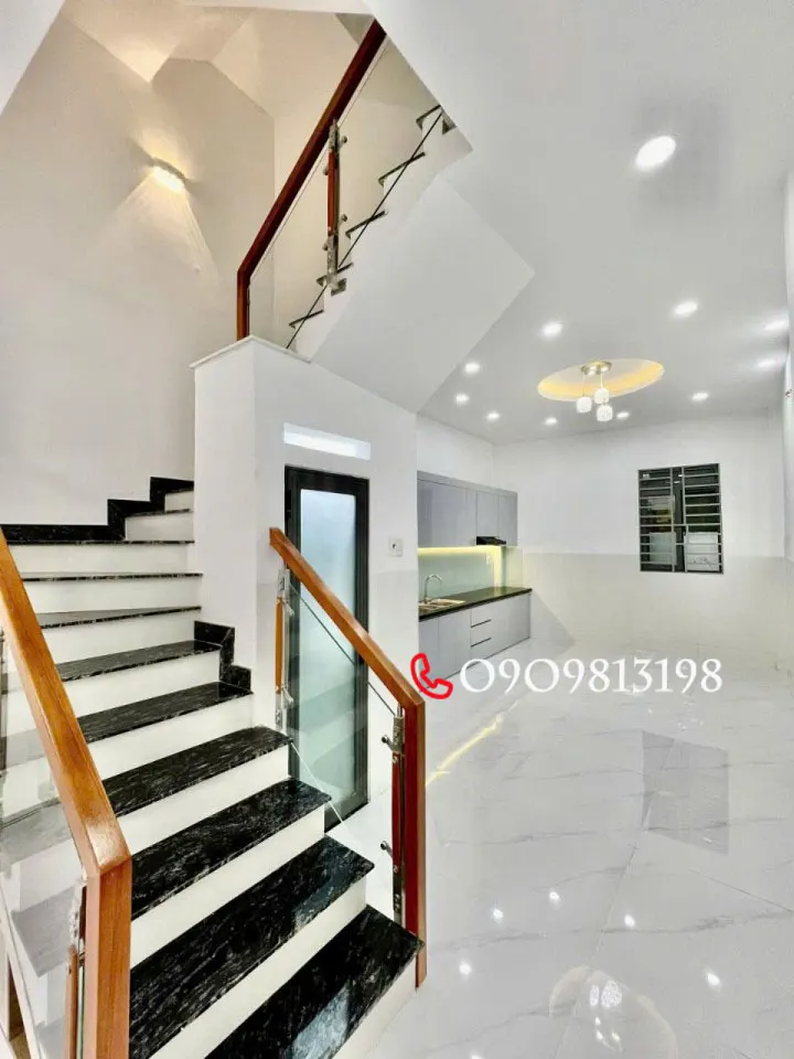 🔥 Nhà Mới Quận 5 - SHR, Giá Tốt, 4PN, Ngay Chợ Lớn 🔥