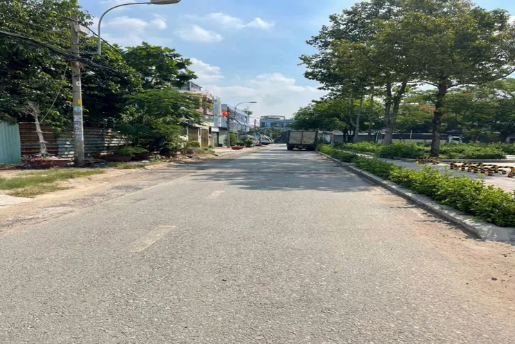 Đất Thổ Cư 100% – Ngay Công Viên Chợ Đầu Mối Hóc Môn – Đường Container