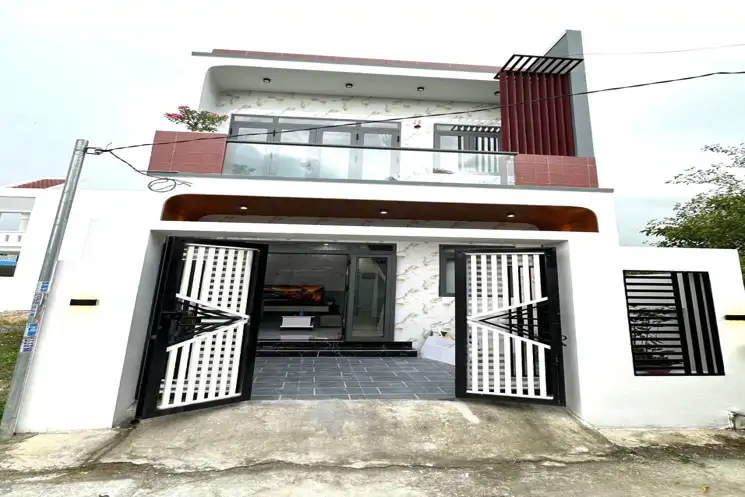 Nhà 1 Trệt 1 Lầu Đẹp Tại Diên Khánh Cách Võ Nguyên Giáp Chỉ 300M