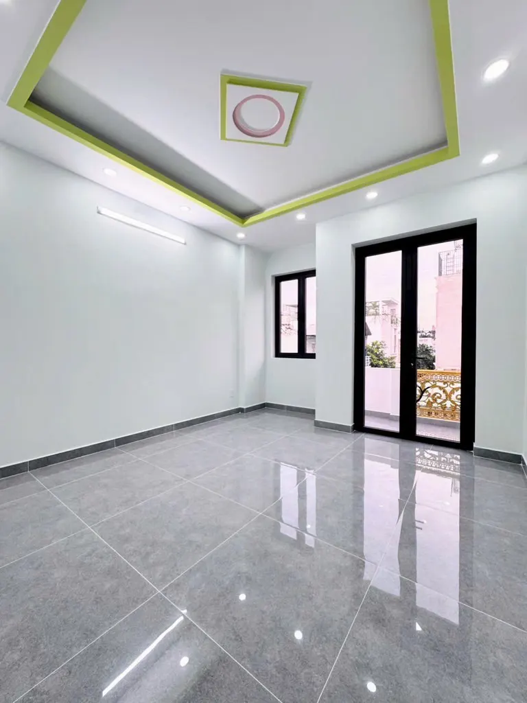 Siêu phẩm Gò Xoài: Nhà 3 Tầng, Hẻm Xe Hơi, Giá Chỉ 5.85 Tỷ
