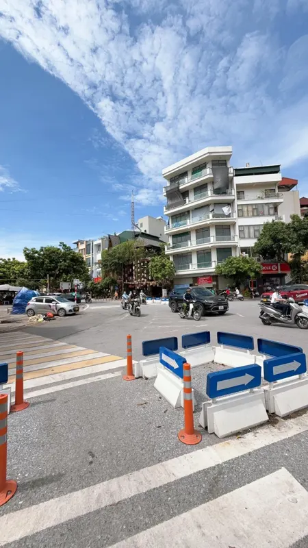 Bán Nhà Lô Góc Hà Trì View Thoáng, Ô Tô Đỗ Cửa - 8.8 Tỷ