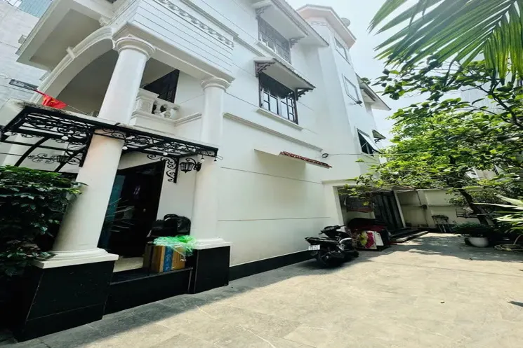 Biệt Thự Sân Vườn Mặt Phố Ngọc Thụy 200M2 X 4 Tầng, Mặt Tiền 12M, 25 Tỷ Long Biên