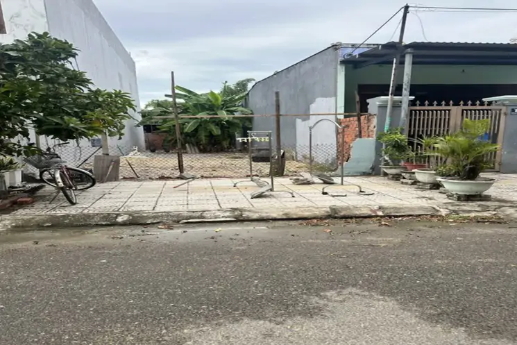 Lô Đất Mặt Tiền Bà Bang Nhãn . Dt:115,7M . Ngang 4M7