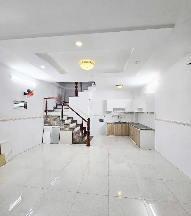 Nhà 4 Tầng Tân Bình - Đồng Xoài, 43m2, Giá 6.x Tỷ - Thương Lượng